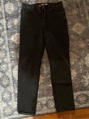 Garage Straight Leg Jeans in Black